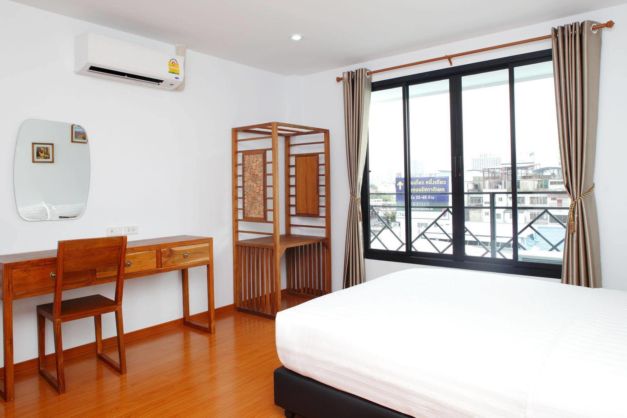 Double Dd House At Mrt Sutthisarn Bangkok Exterior foto